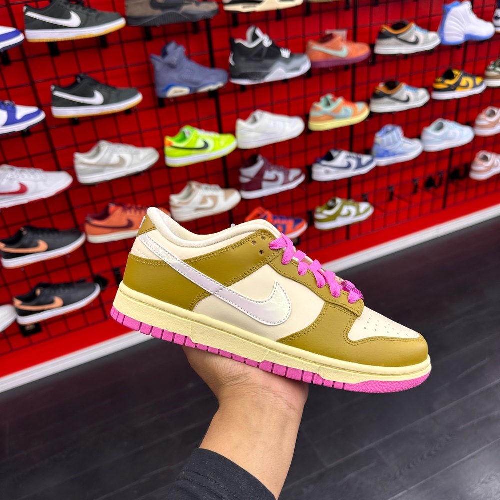 Nike Dunk Bronzine women’s shoes
